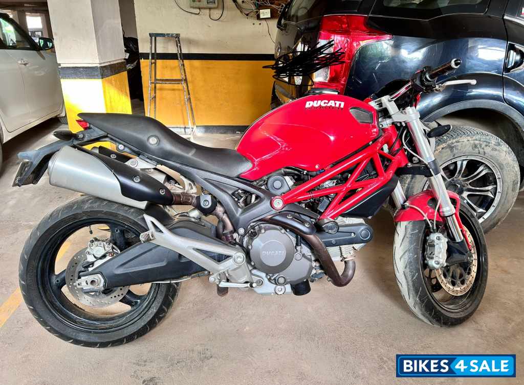 Ducati Monster 795