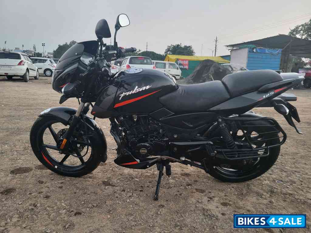 Bajaj Pulsar 125 Split Seat