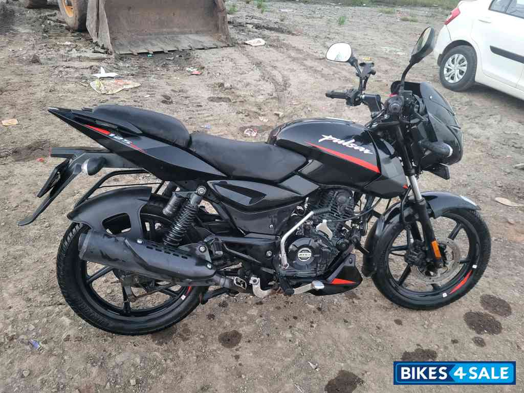 Bajaj Pulsar 125 Split Seat