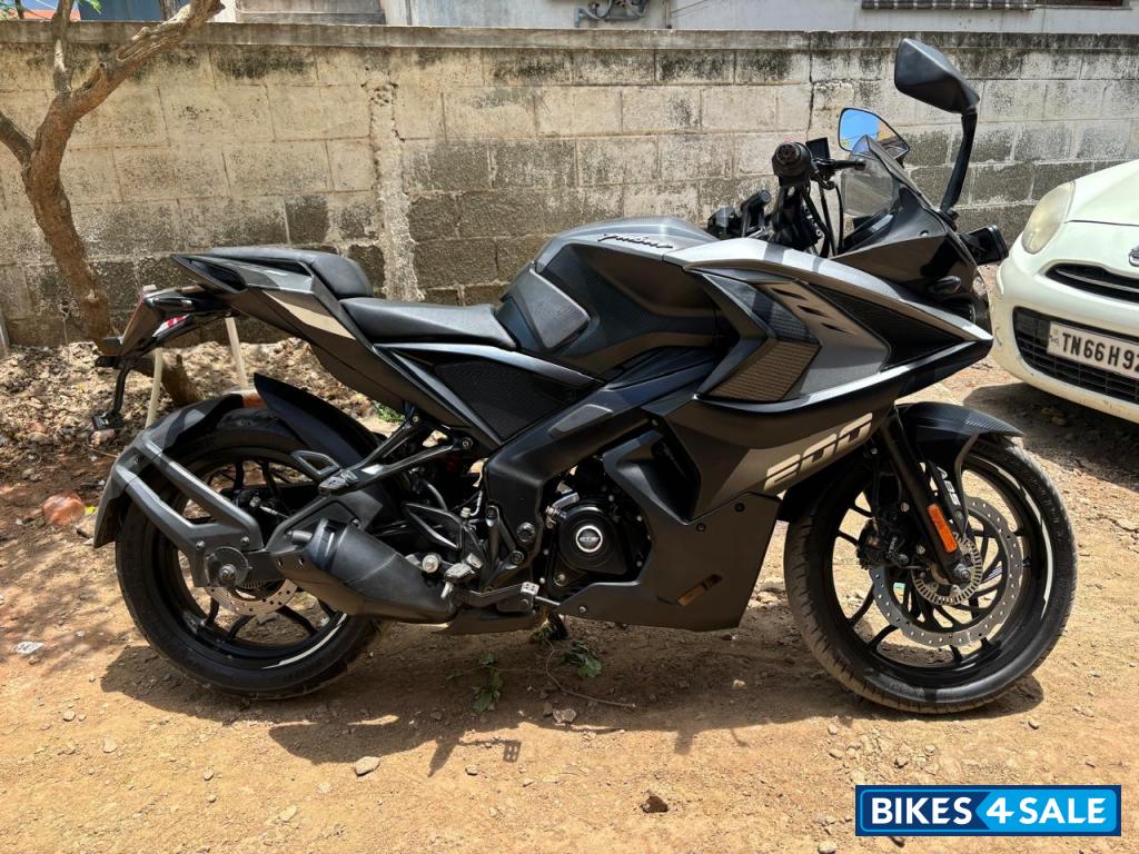 Bajaj Pulsar RS 200 ABS