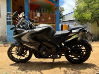 Bajaj Pulsar RS 200 ABS