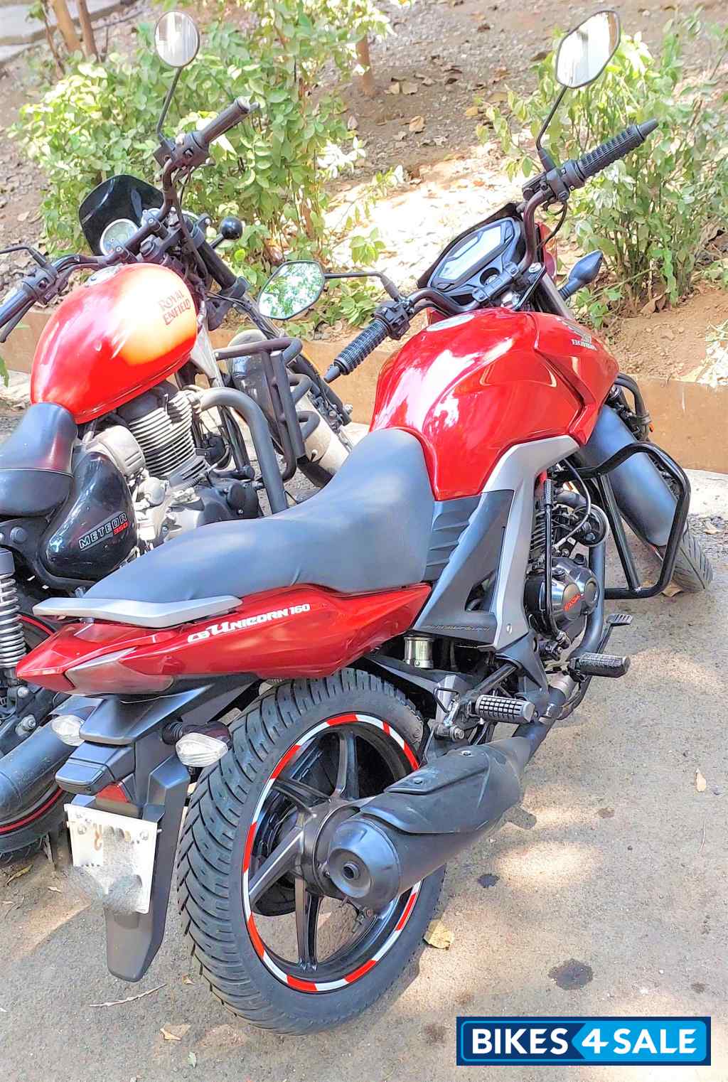 Red Honda CB Unicorn 160