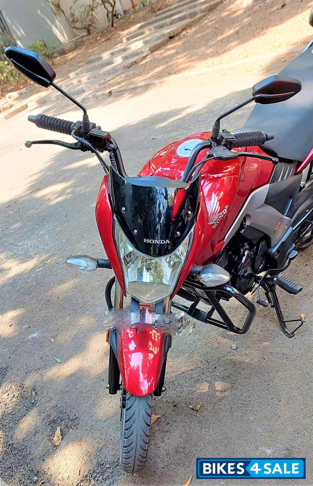 Red Honda CB Unicorn 160