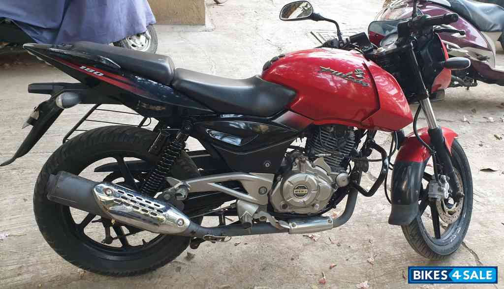 Red Bajaj Pulsar 180