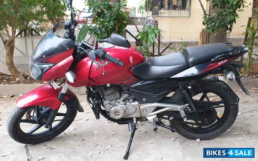 Red Bajaj Pulsar 180