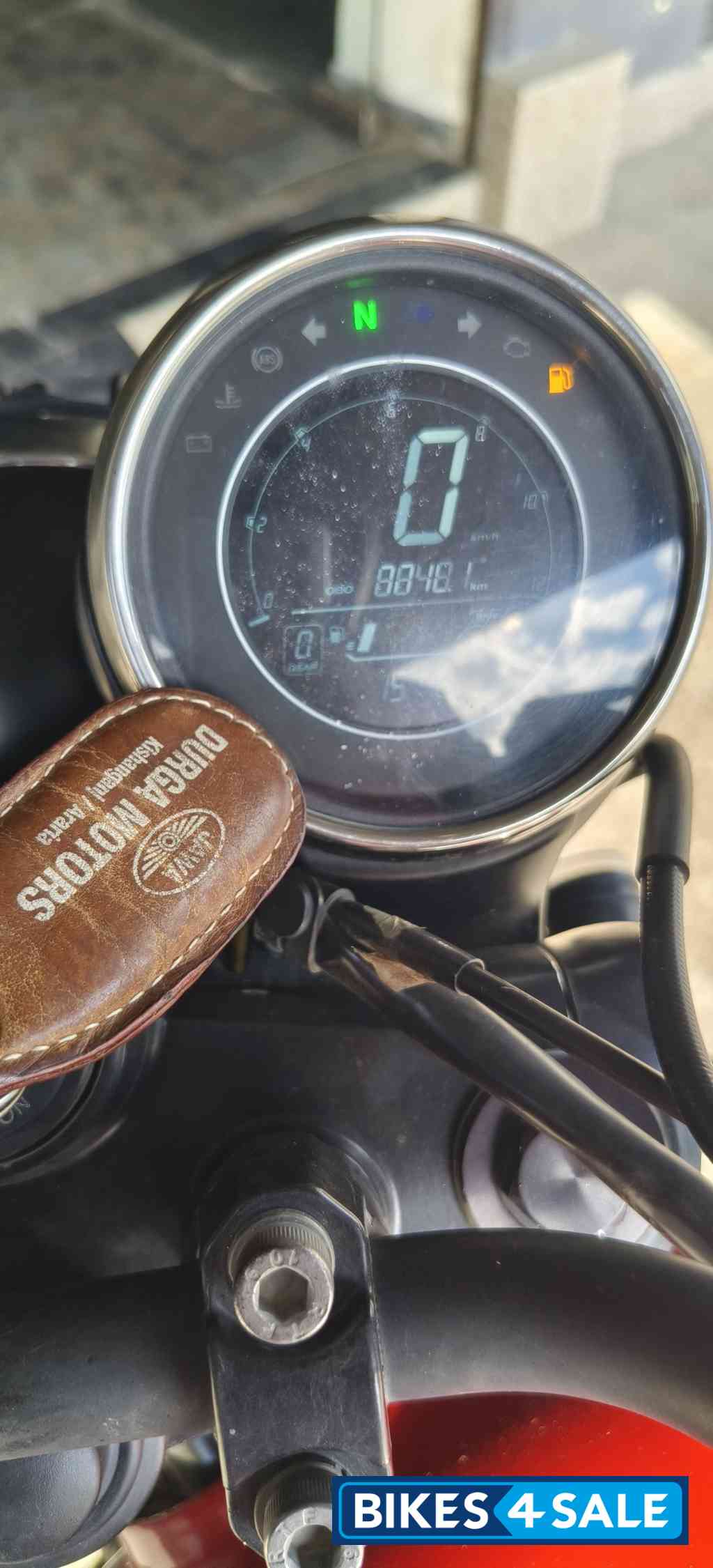 Yezdi Scrambler Dual Tone