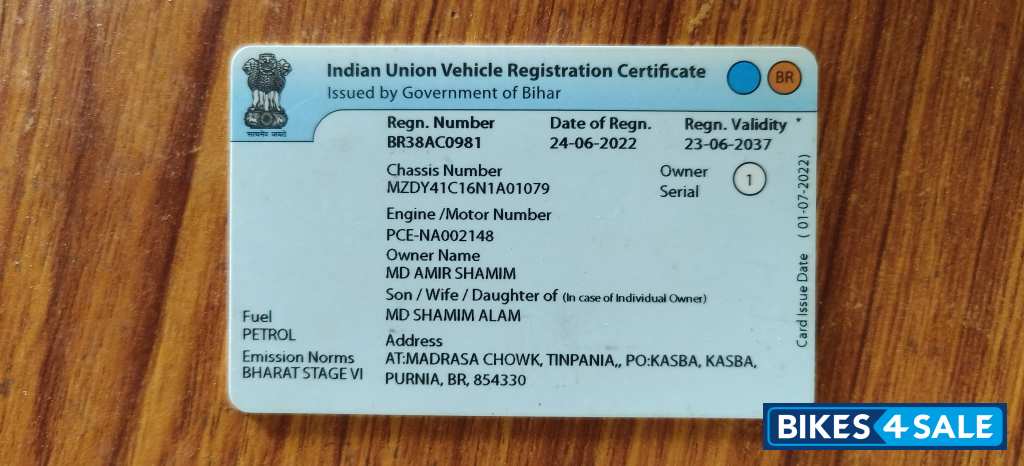 Yezdi Scrambler Dual Tone