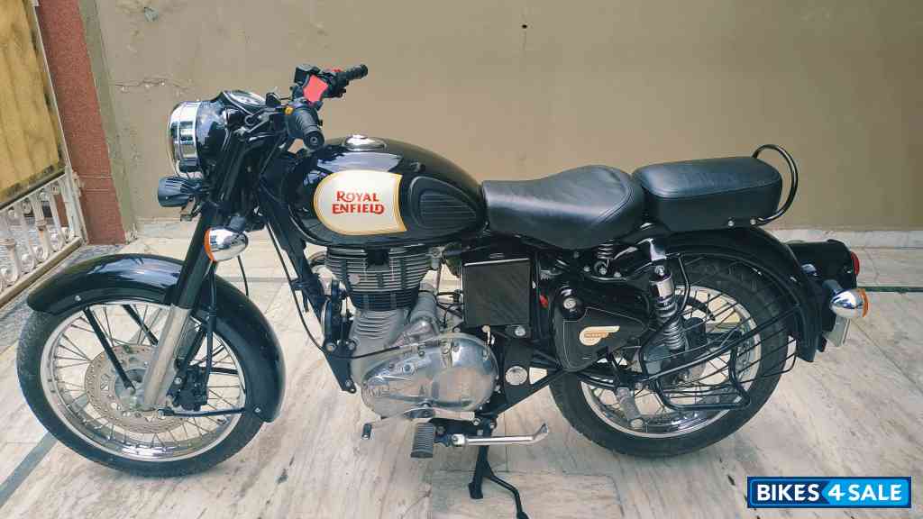 Black Royal Enfield Classic 350