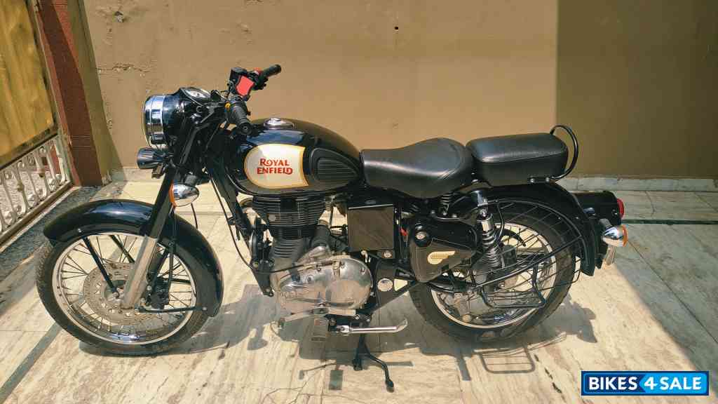 Black Royal Enfield Classic 350