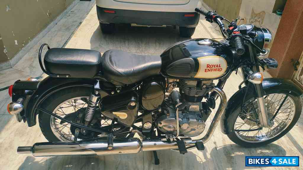 Black Royal Enfield Classic 350