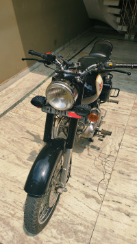 Black Royal Enfield Classic 350