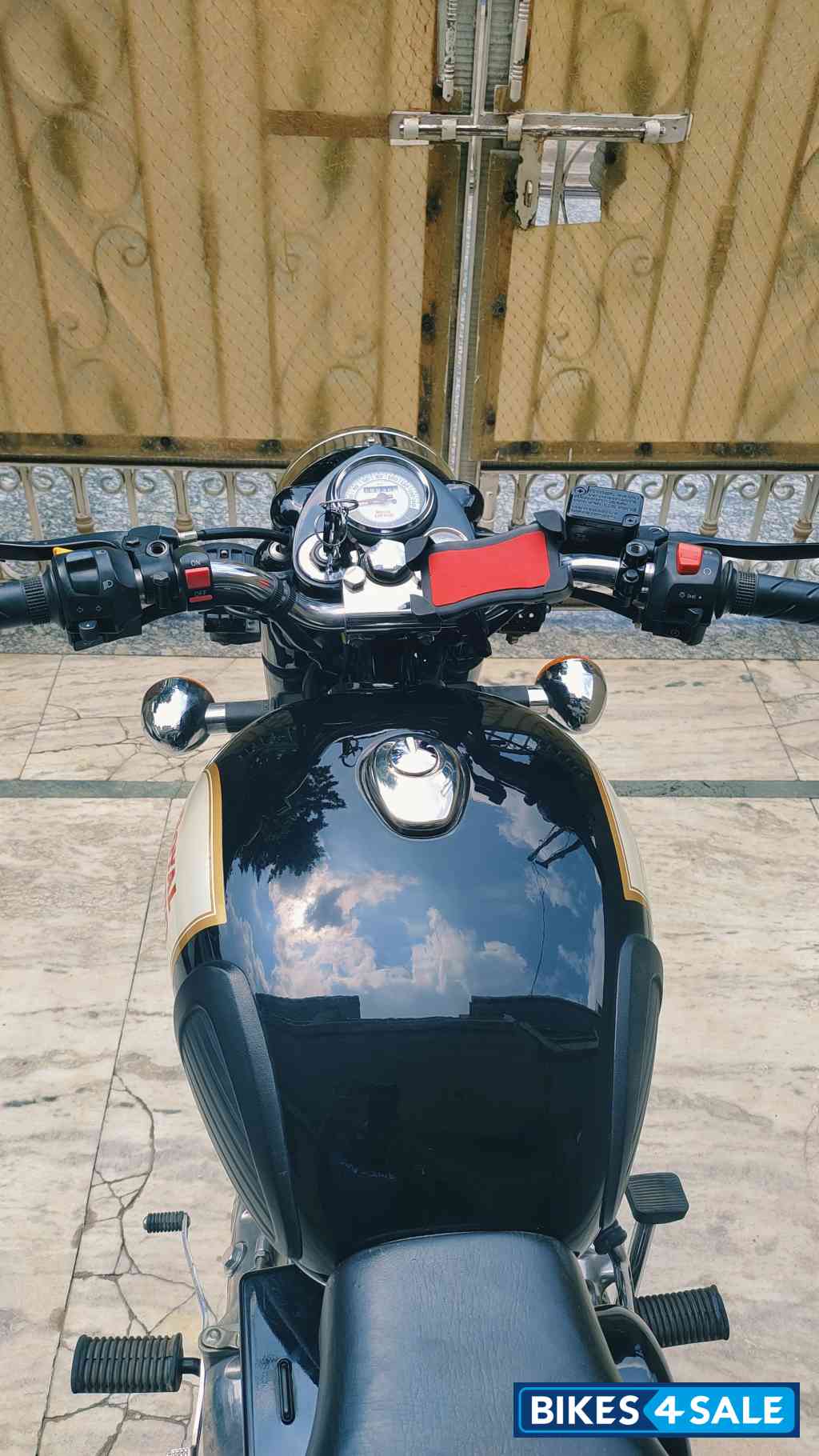 Black Royal Enfield Classic 350