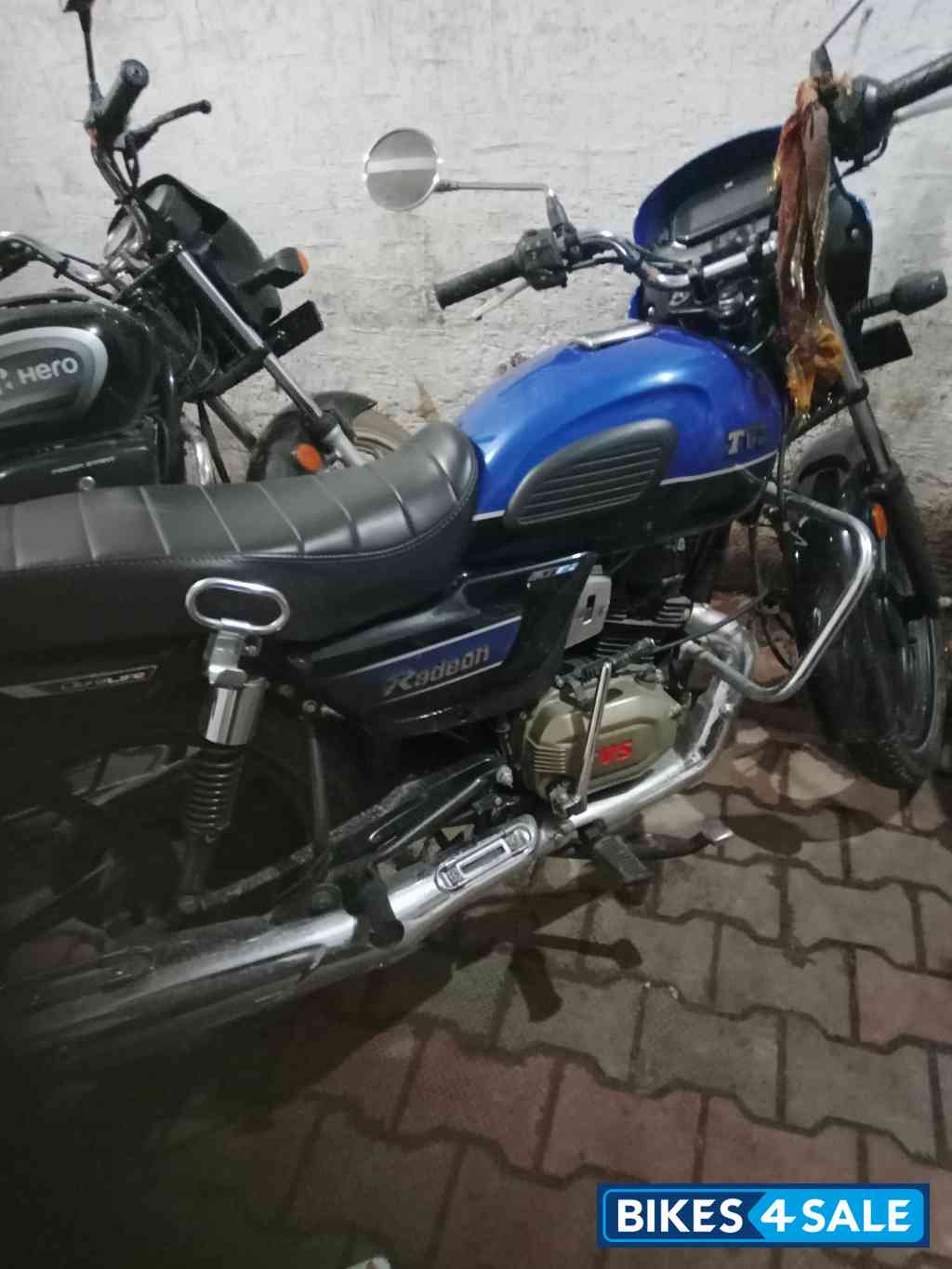 TVS Radeon Dual Tone Edition