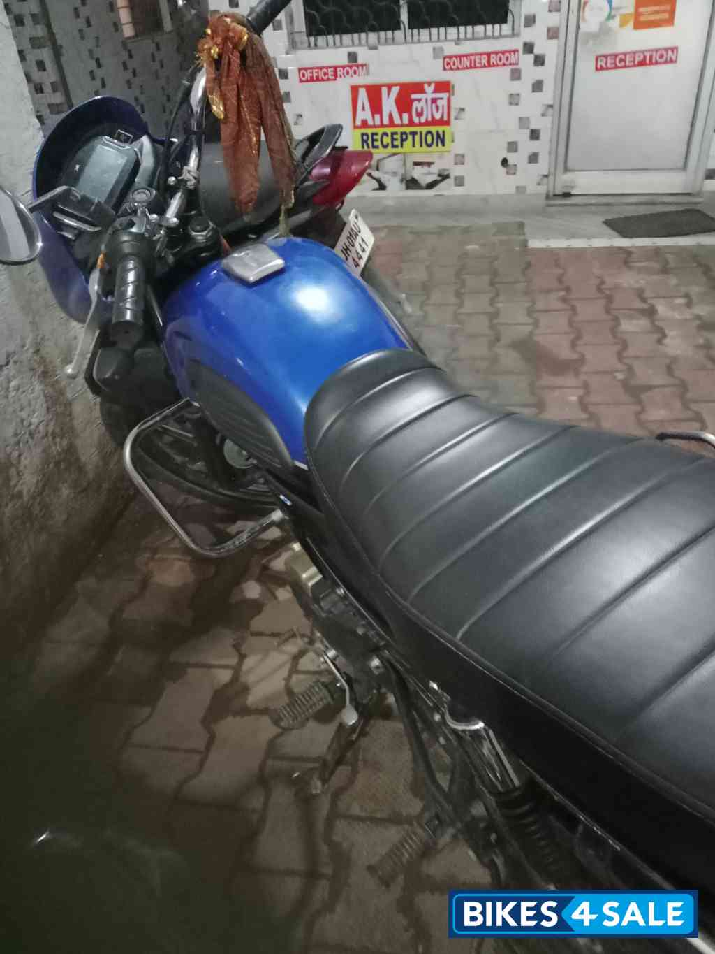 TVS Radeon Dual Tone Edition