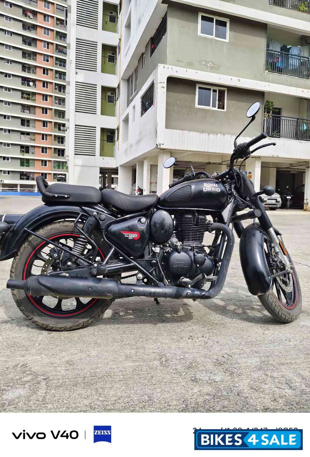 Stealth Black Royal Enfield Classic 350 BS VI