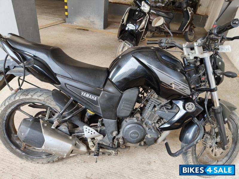 Black Yamaha FZ16