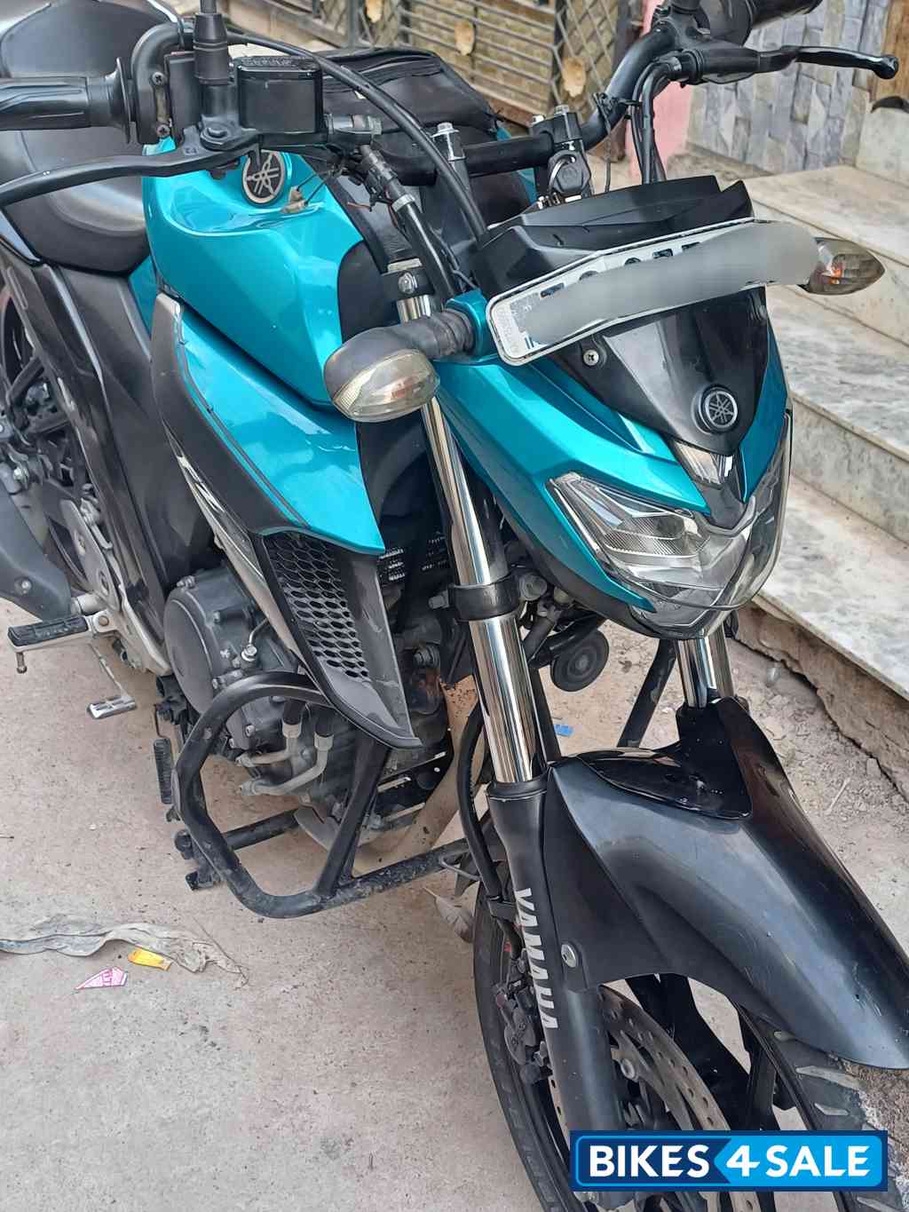 Yamaha FZ25