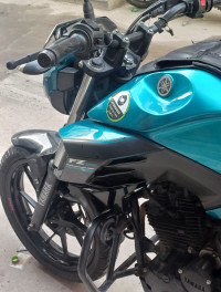 Yamaha FZ25
