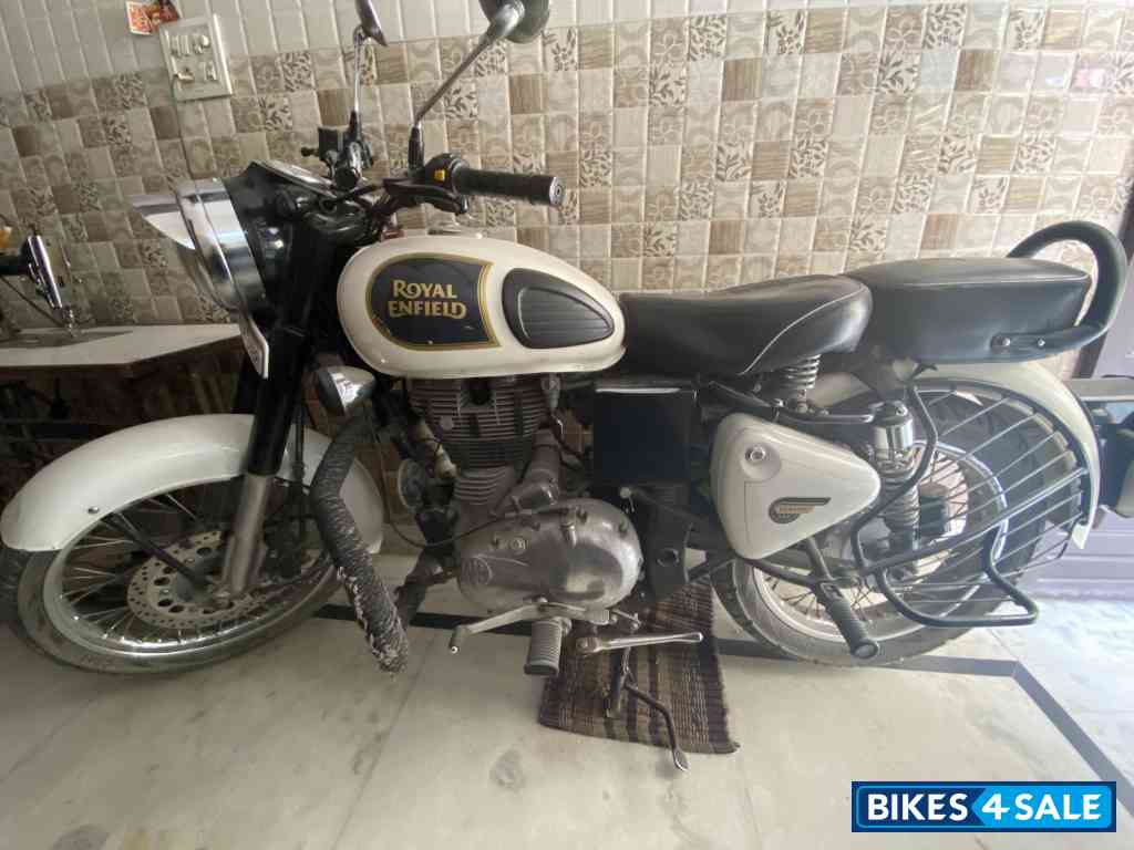 Ash (white) Royal Enfield Classic 350