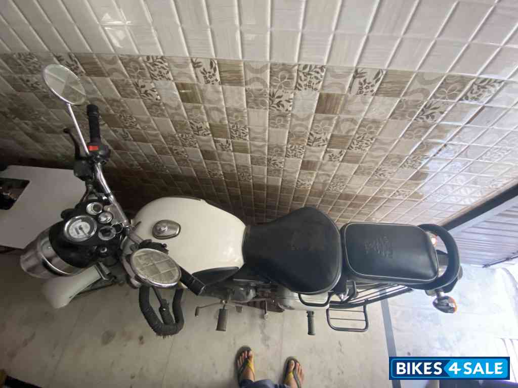 Ash (white) Royal Enfield Classic 350