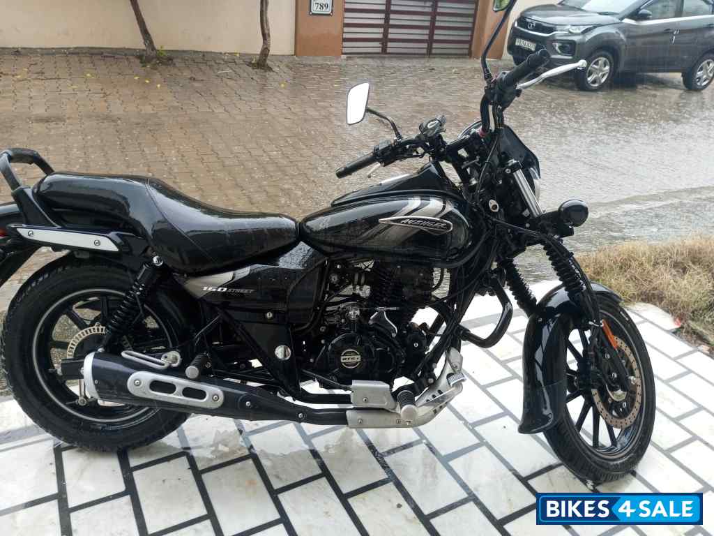 Black Bajaj Avenger Street 160