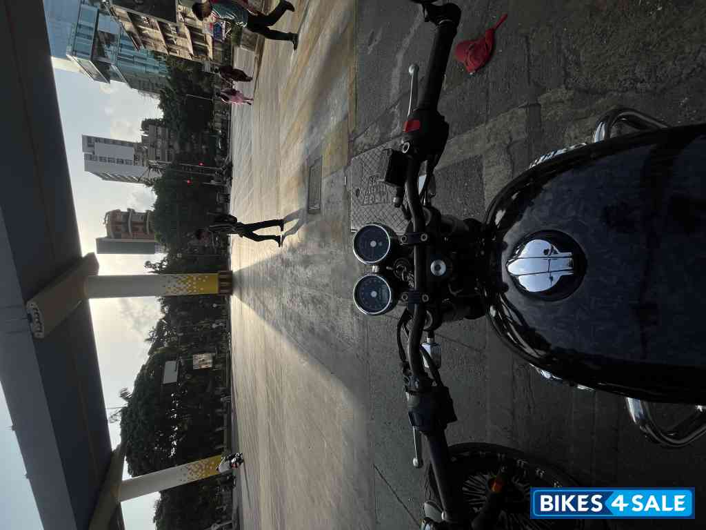 Black Royal Enfield Interceptor 650 Twin