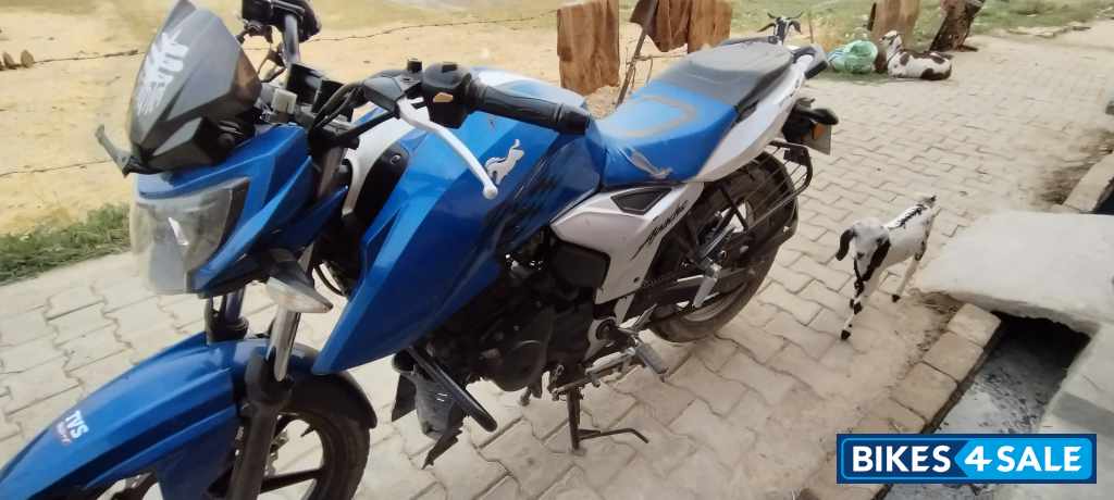 TVS Apache RTR 160 4V
