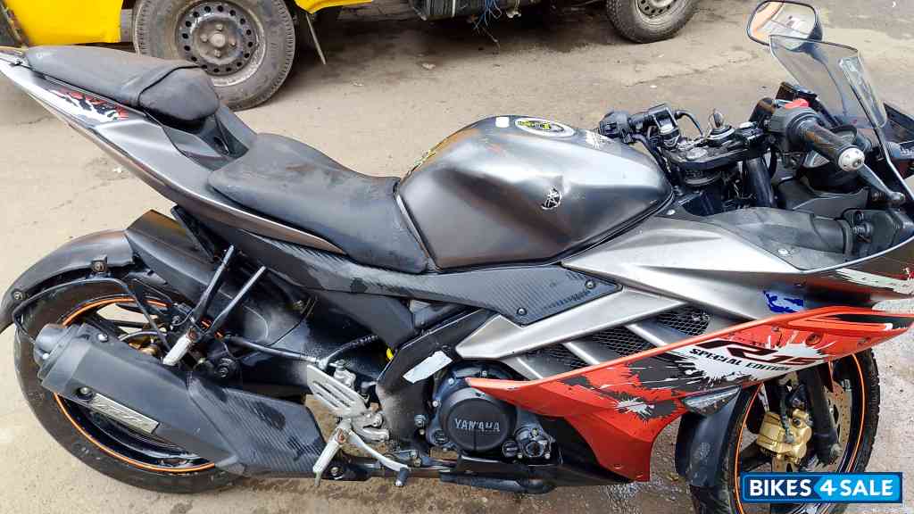Red Grey Yamaha YZF R15 V2