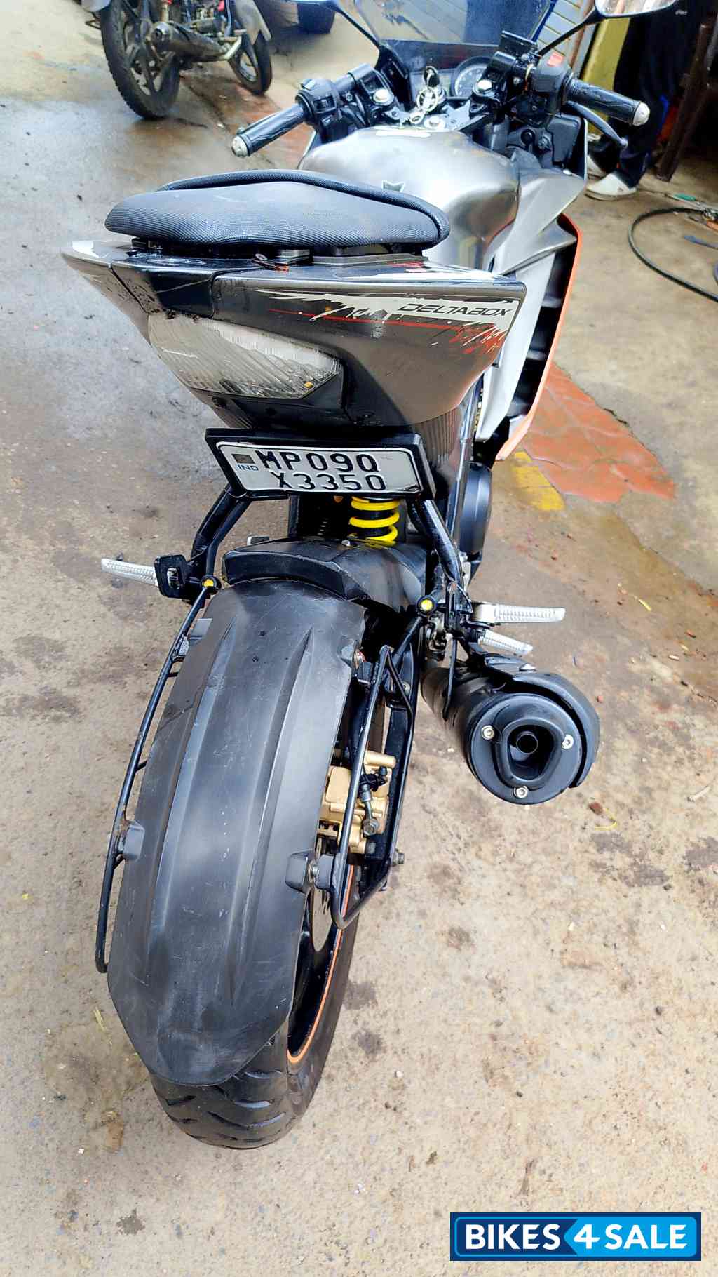 Red Grey Yamaha YZF R15 V2