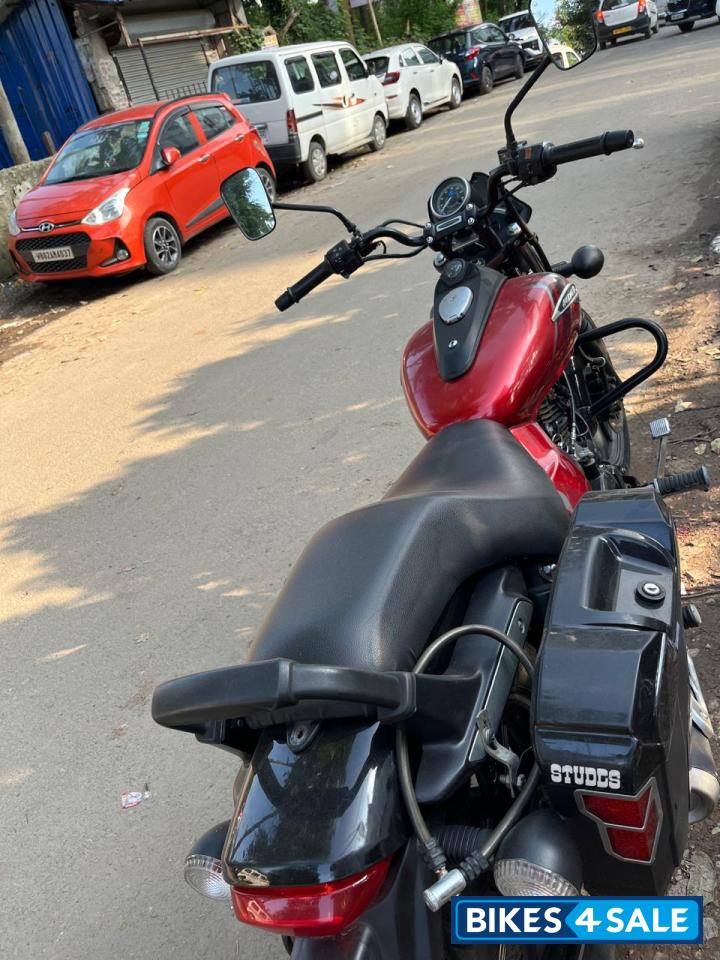 Red Bajaj Avenger Street 180