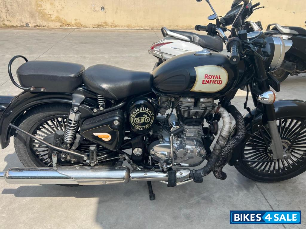 Black Royal Enfield Classic 350