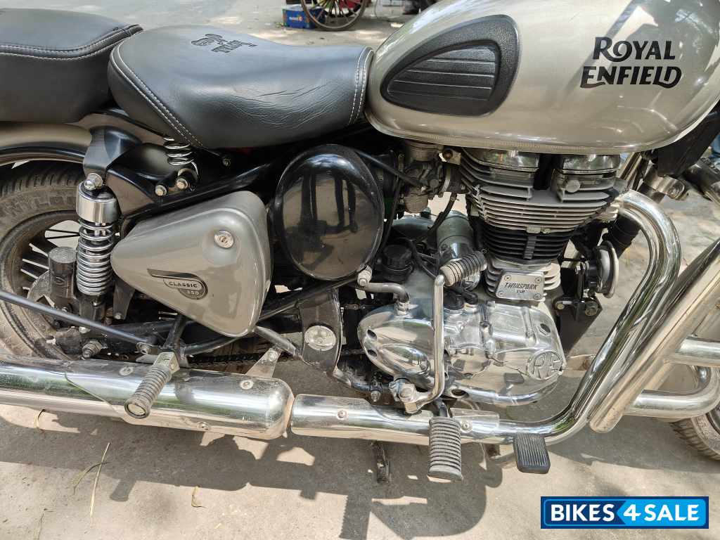 Royal Enfield Classic Gunmetal Grey Royal Enfield Classic Gunmetal Grey