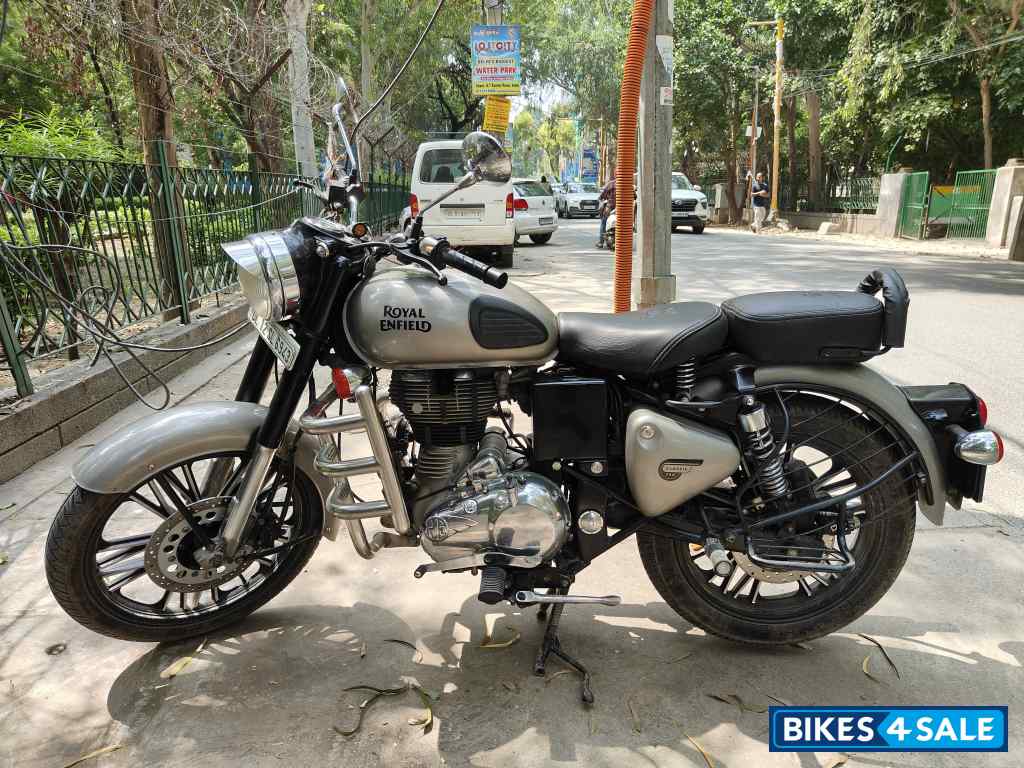 Royal Enfield Classic Gunmetal Grey Royal Enfield Classic Gunmetal Grey