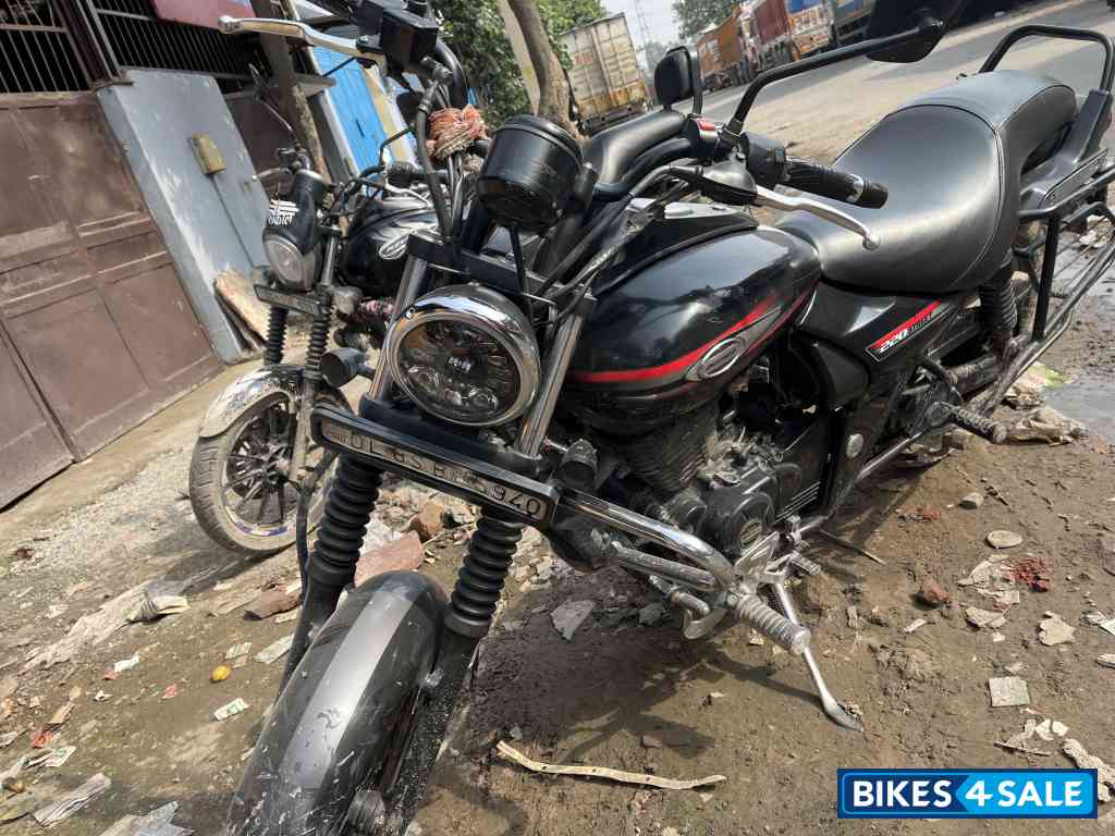 Bajaj Avenger Street 220