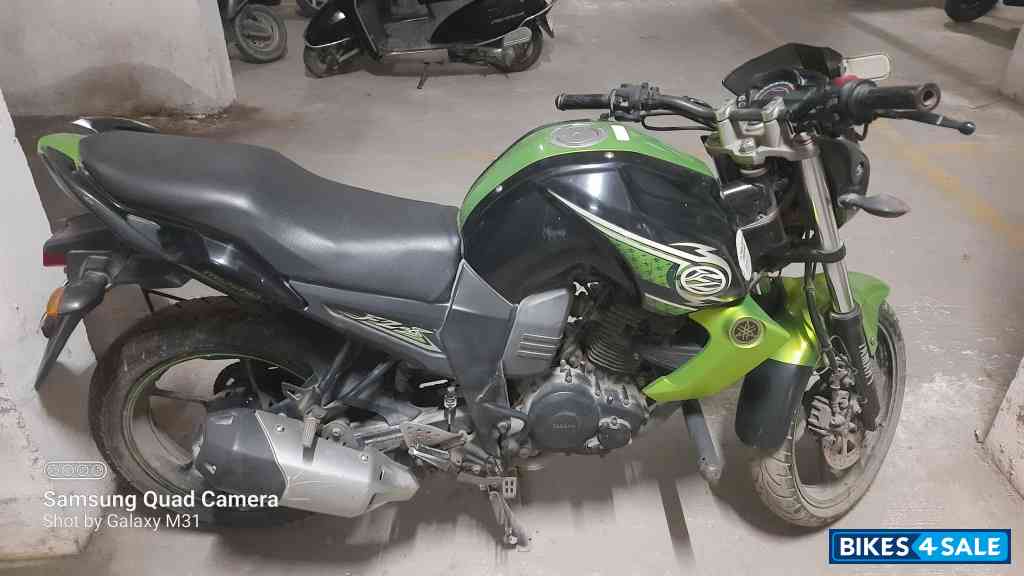 Black Green Yamaha FZ-S