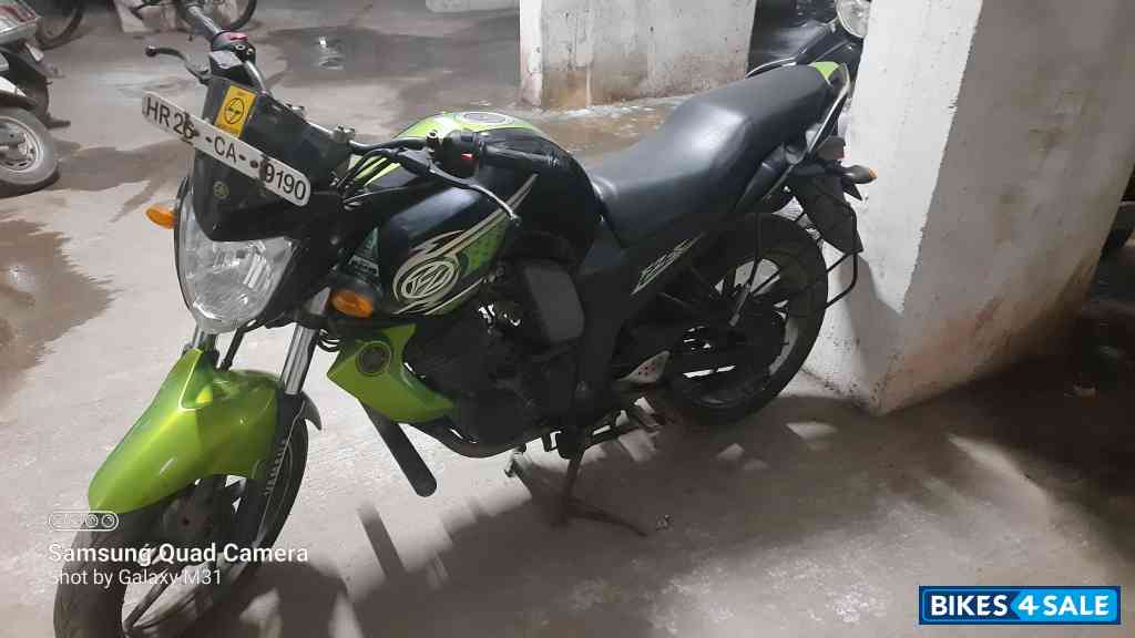 Black Green Yamaha FZ-S