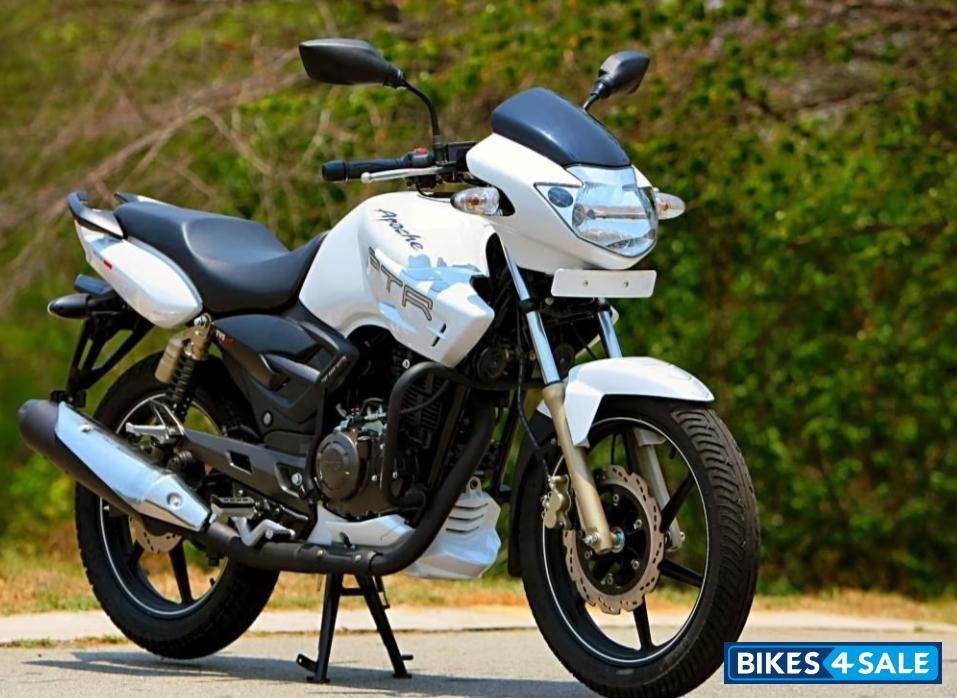 White TVS Apache RTR 180