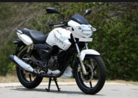 White TVS Apache RTR 180
