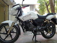 White TVS Apache RTR 180