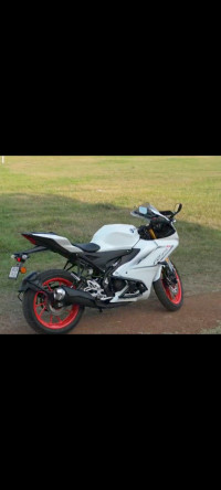 Yamaha R15 V4