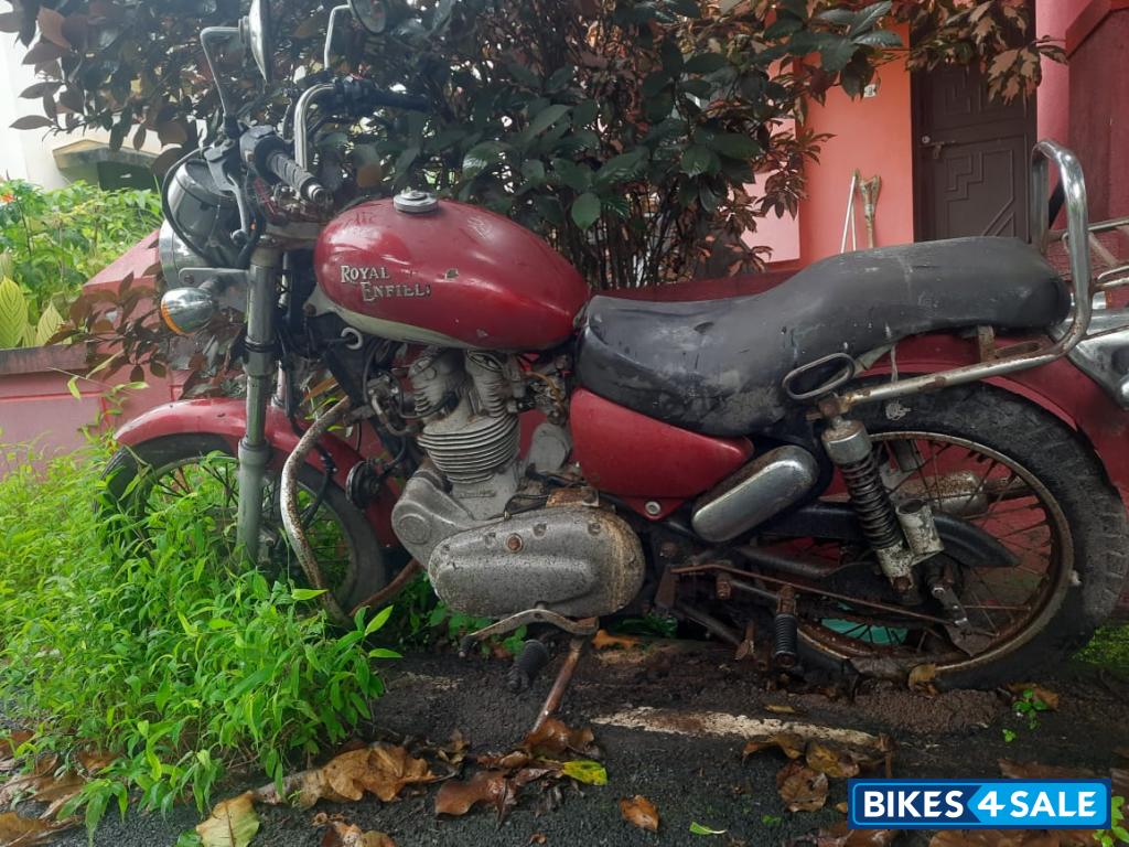Maroon Royal Enfield Thunderbird 350