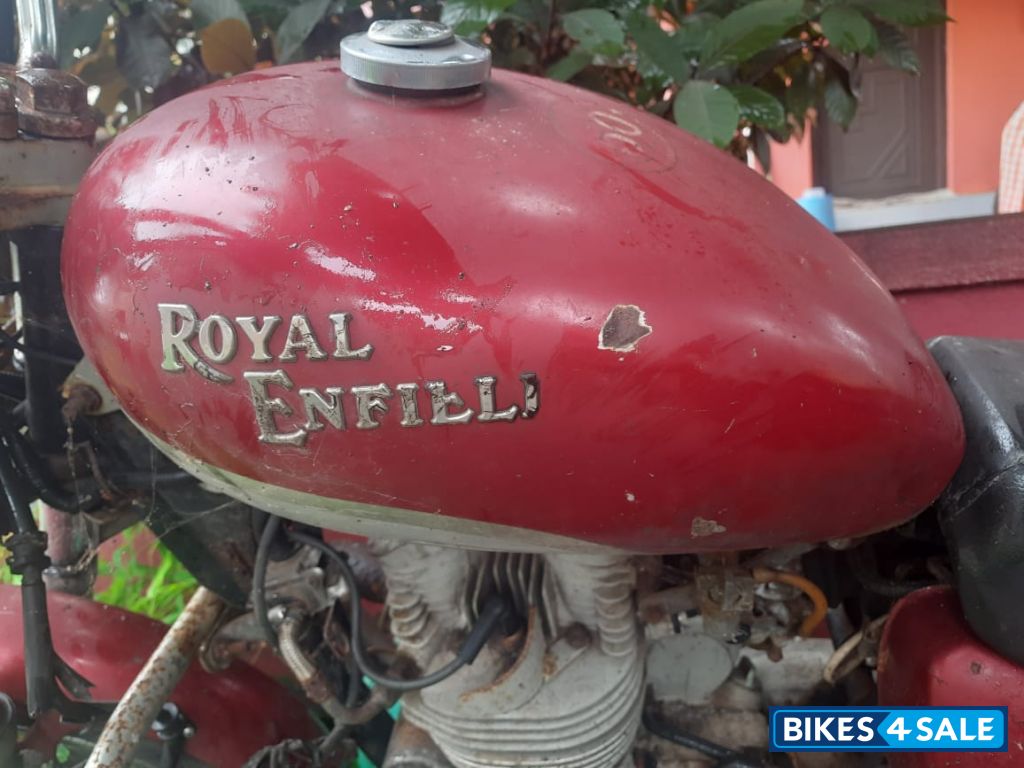 Maroon Royal Enfield Thunderbird 350