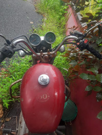 Maroon Royal Enfield Thunderbird 350
