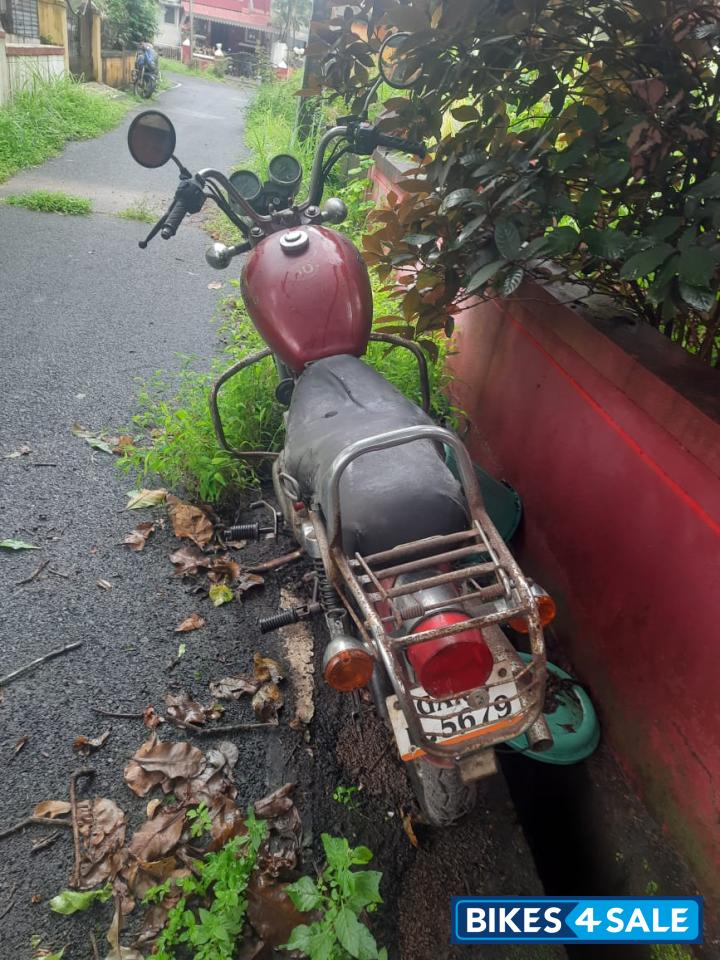 Maroon Royal Enfield Thunderbird 350
