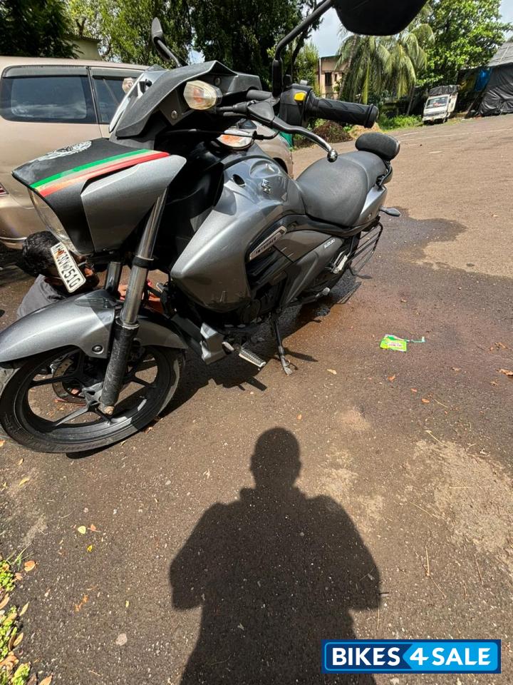 Grey Suzuki Intruder 150