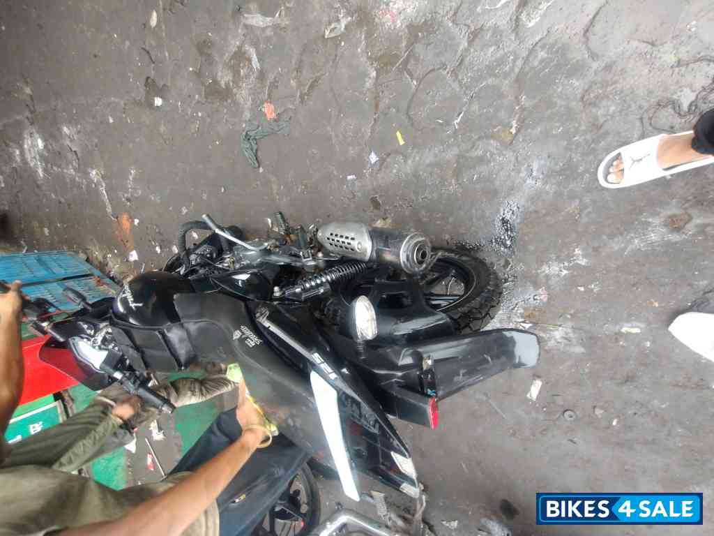 Bajaj Pulsar 125 Neon