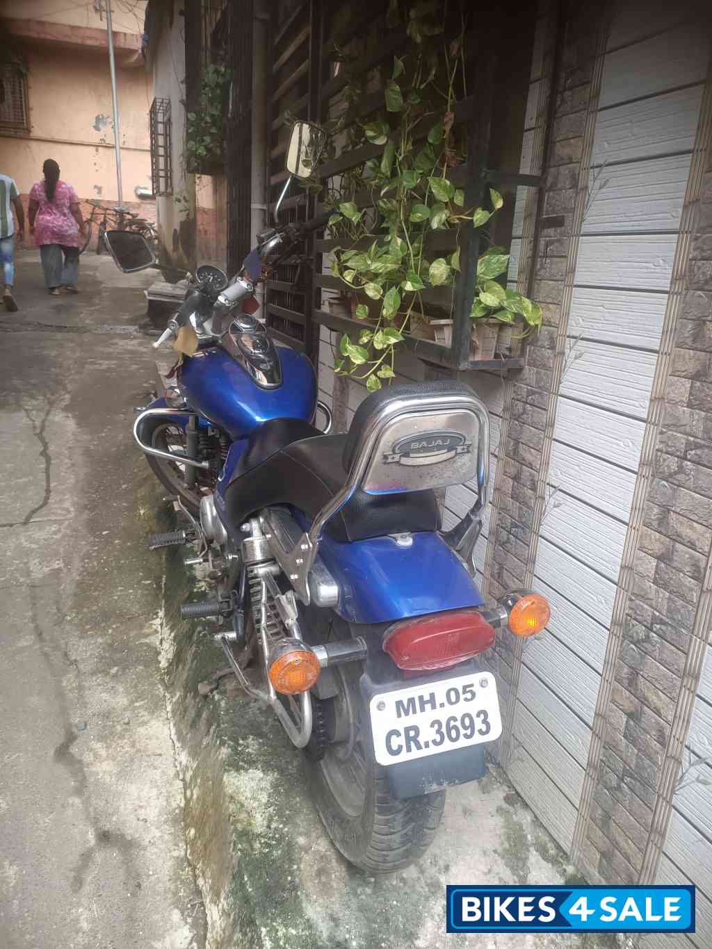 Bajaj Avenger 220 DTS-i