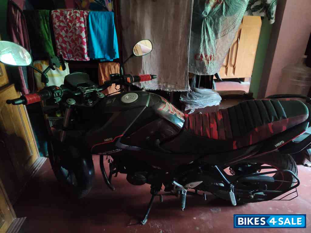 Steel Black Hero Xtreme 160R