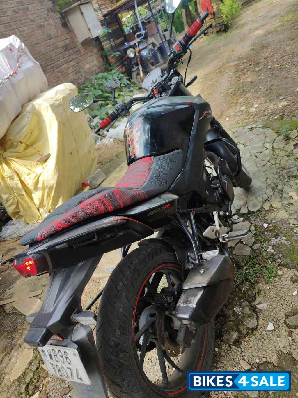 Steel Black Hero Xtreme 160R