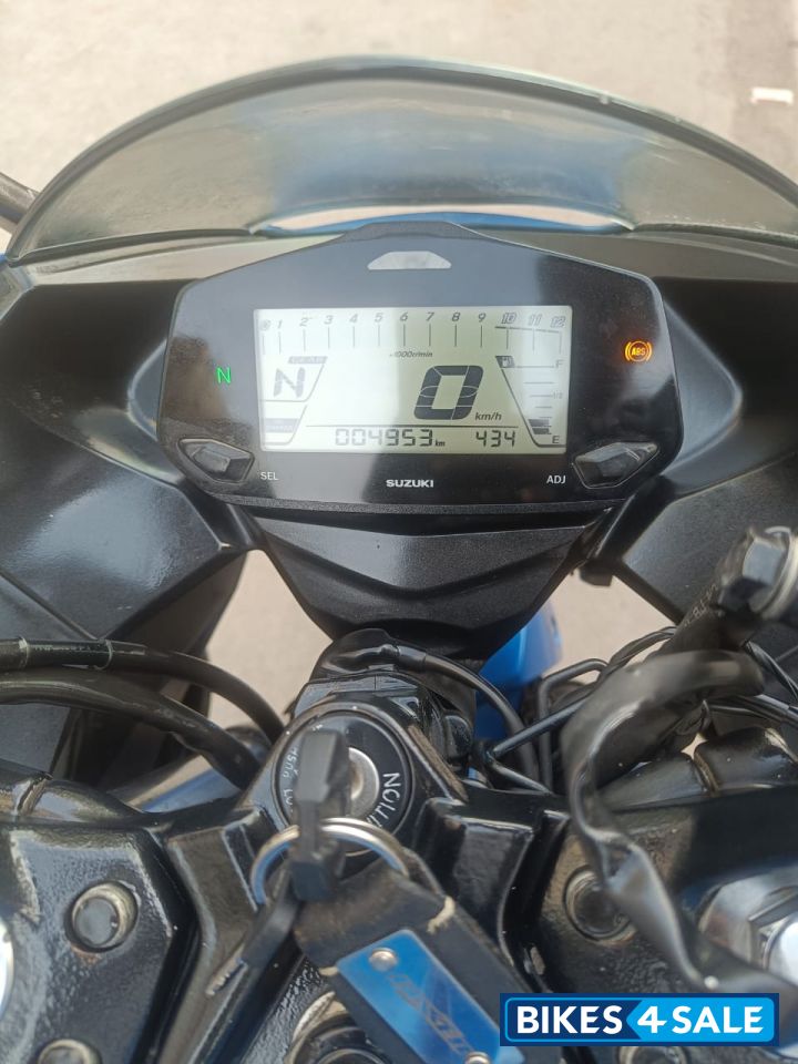 Blue Suzuki Gixxer SF Moto GP Blue Suzuki Gixxer SF Moto GP
